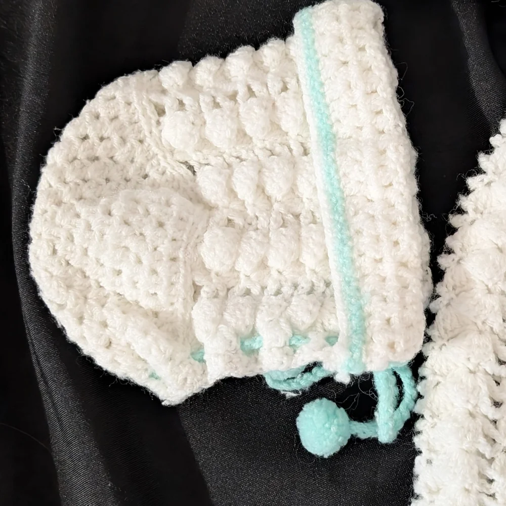 Vintage Handmade‎ Crocheted Baby Bunting & Bonnet Hat Unisex White Mint